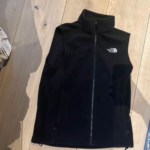 the north face woman’s fleece vest